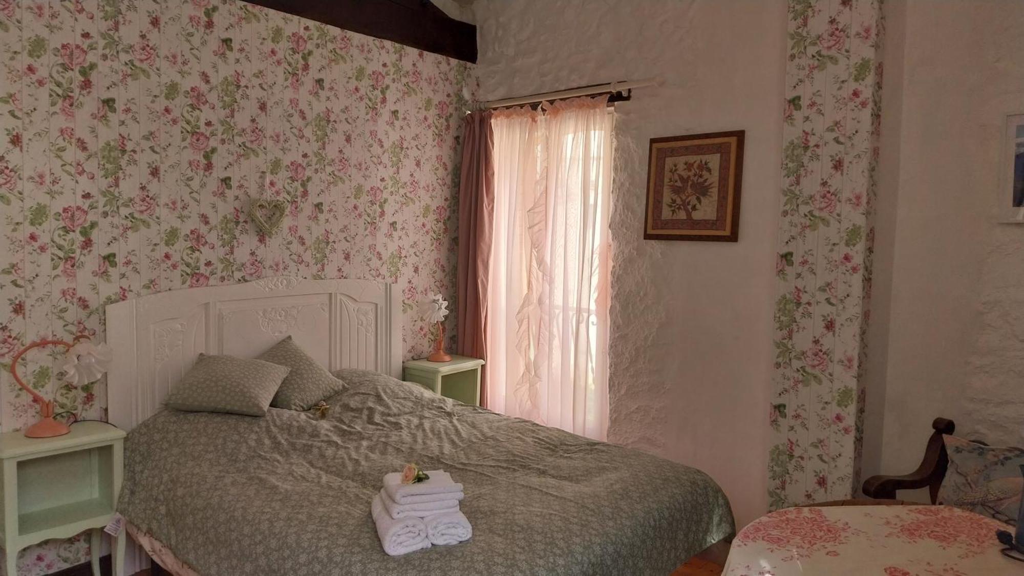 Bed and Breakfast L'Envolée Belvianes-et-Cavirac Esterno foto